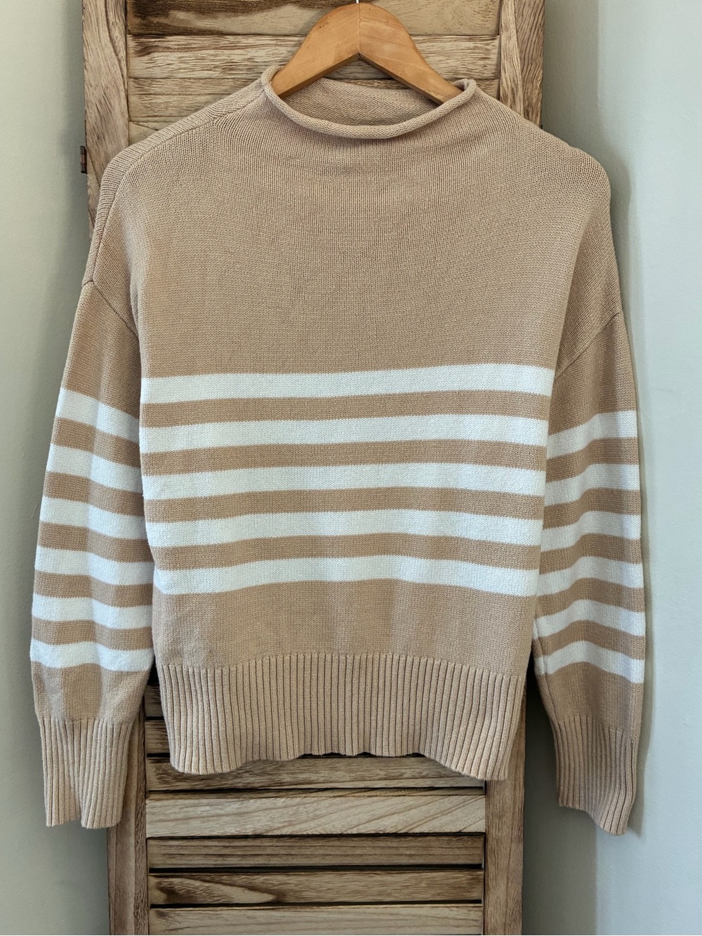 Truth by Republic Women Tan White Striped Mock Neck Knit Sweater M Minimalist